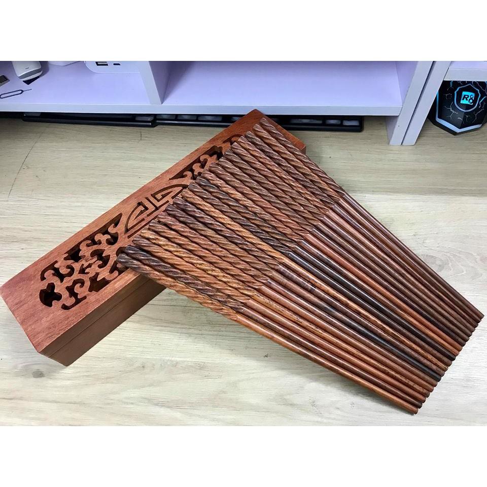 Bộ Đũa trắc đỏ đầu xoắn tứ quý kèm hộp đựng chữ Thọ cao cấp