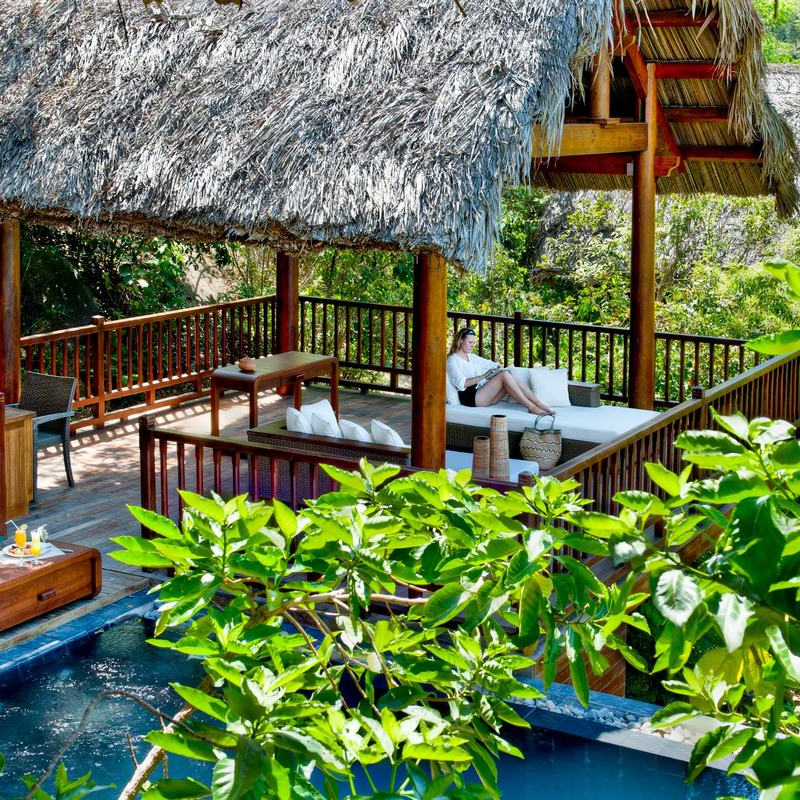 L'Alya Ninh Vân Bay 5*. Trọn gói nghỉ dưỡng 4N3D. Bao Gồm Full Bữa Ăn Hằng Ngày. Dịch vụ Cano Đón Tiễn.  Miễn Phí Trà Chiều & Trái Cây Tươi. Cùng Nhiều Tiện Ích Hấp Dẫn.