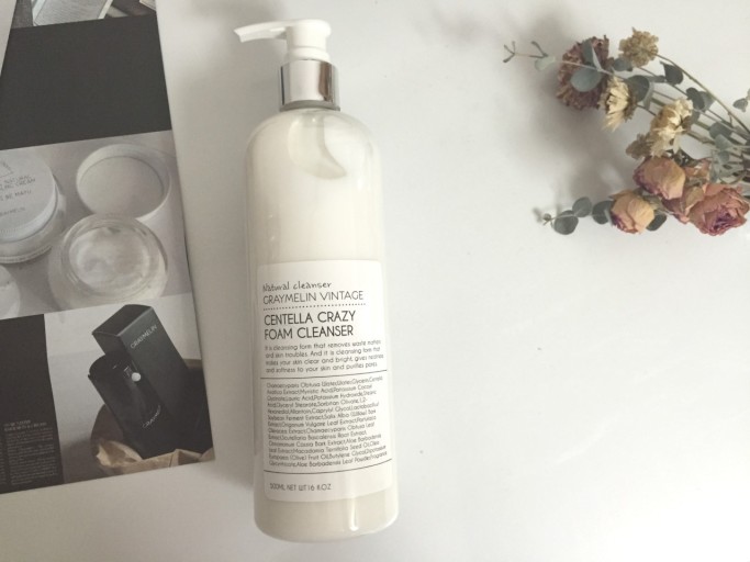Sửa rửa mặt dịu nhẹ cho da nhạy cảm Graymelin Vintage Centella Crazy Foam Cleanser - 500ml