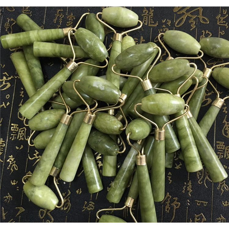Con lăn cẩm thạch thoa kem , massage mặt se khít lỗ chân lông , giảm các nếp nhăn trên da mặt , giúp massage thư giãn thiết kế nhỏ gọn tiện lợi