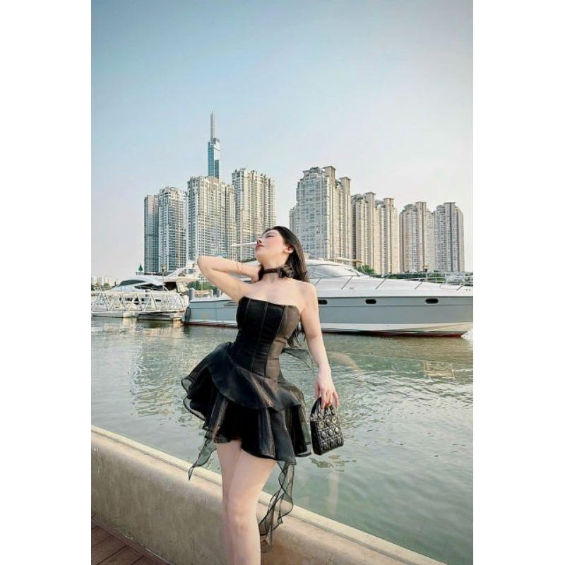 ĐẦM CÚP NGỰC ĐEN XẾP TẦNG KÈM CHOKER
