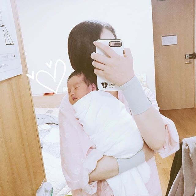 Đai Bảo Vệ Khớp Cổ Tay Cho Mẹ Bầu Và Sau Sinh - Thương Hiệu Mothersbaby Hàn Quốc