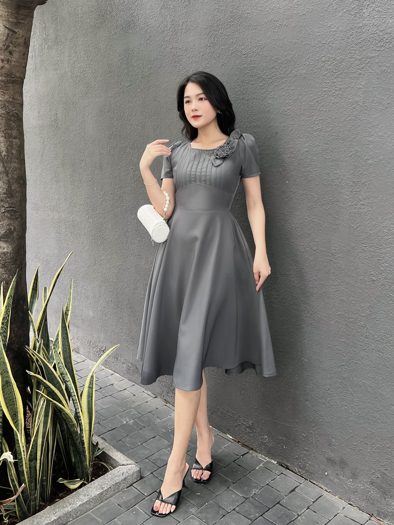 ĐẦM XÒE KẾT HOA TRẺ TRUNG