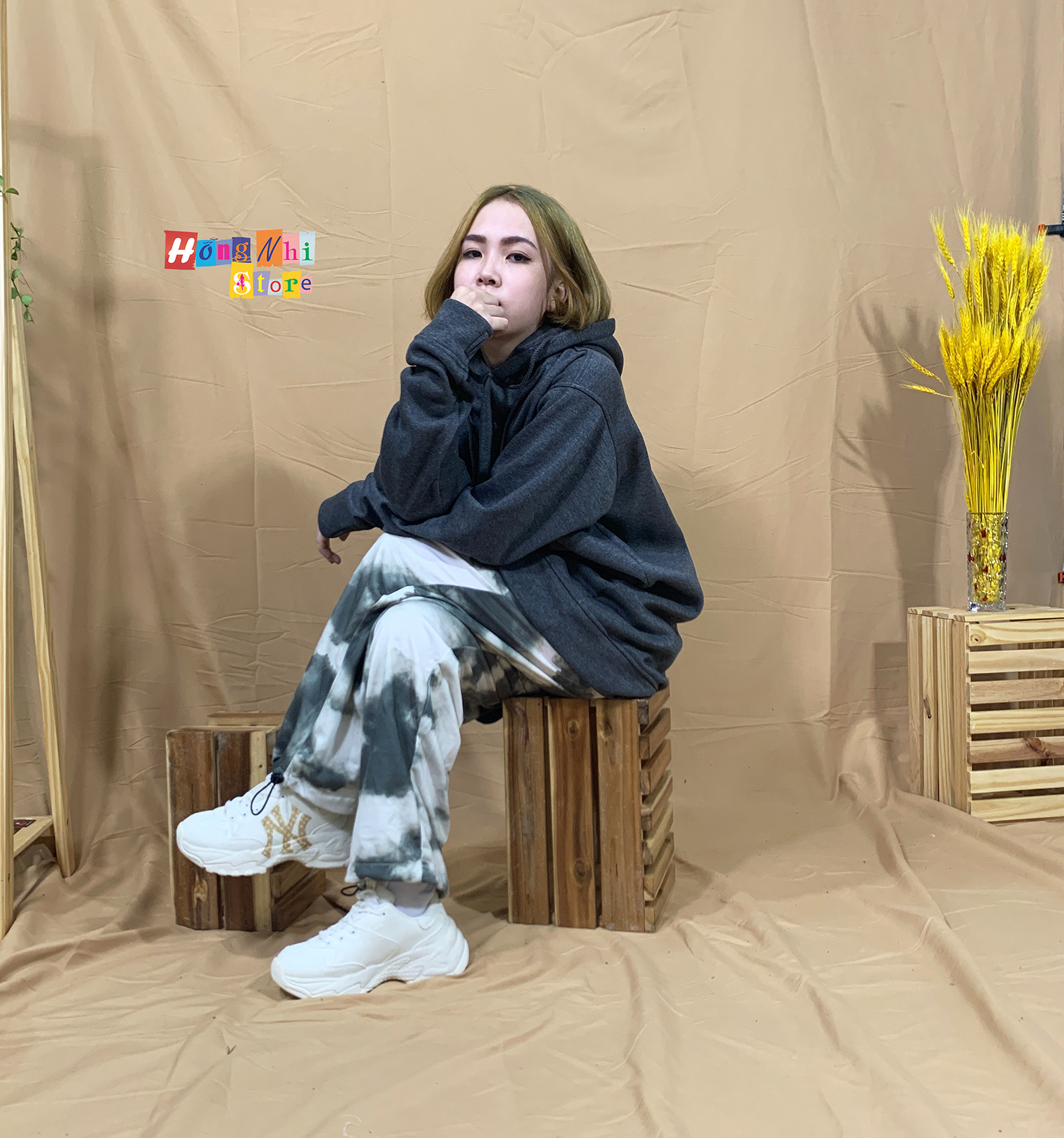 Áo Khoác Hoodie Trơn Ulzzang Unisex Màu Xám Đen Chất Nỉ Bông Cao Cấp Dáng Rộng Nam Nữ - MM