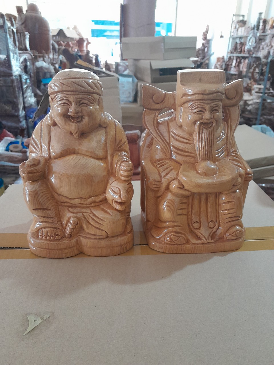 Cặp tượng thần tài thổ địa gỗ Pomu nguyên khối cao 20cm