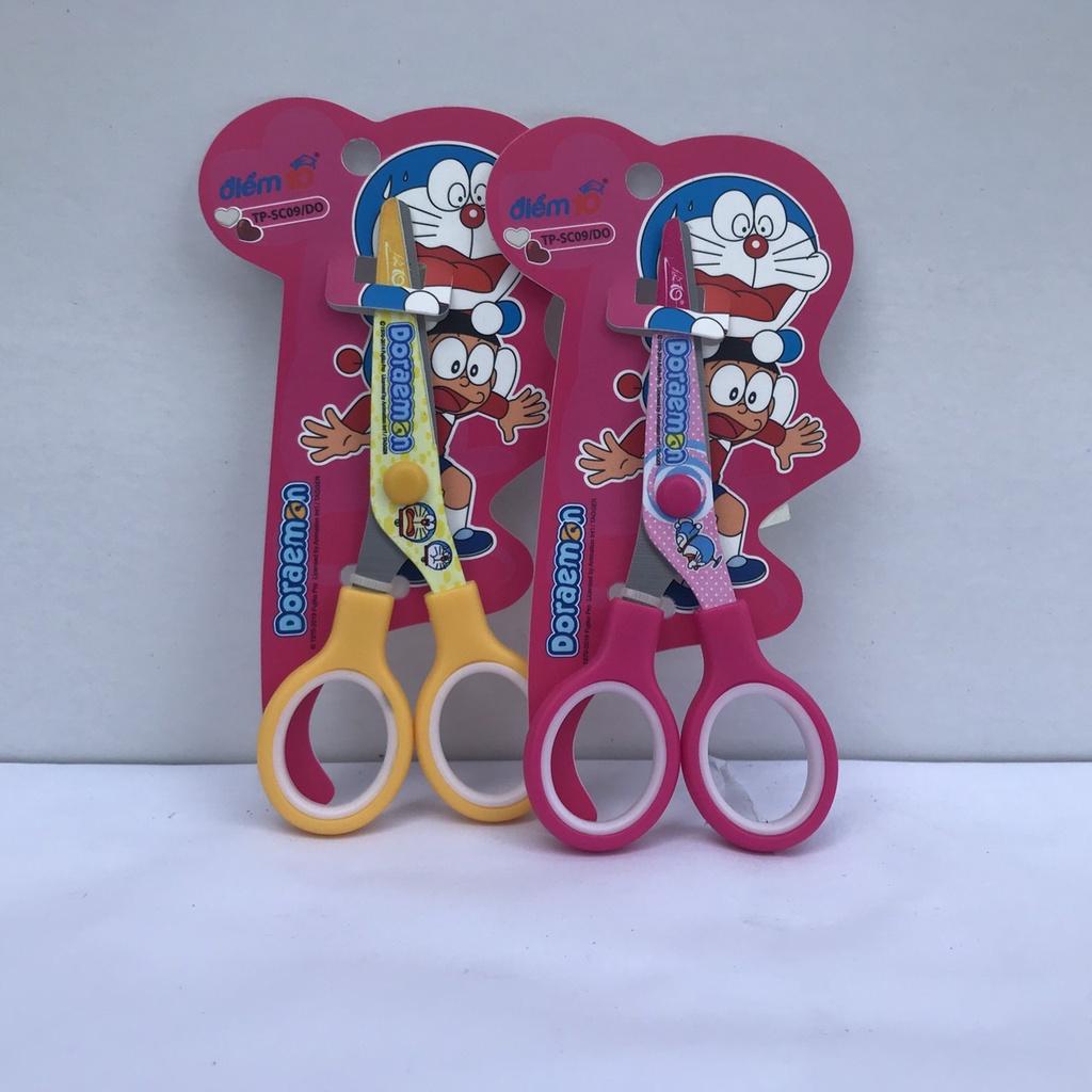 Kéo Thủ Công Học Sinh Doraemon - Màu Ngẫu Nhiên