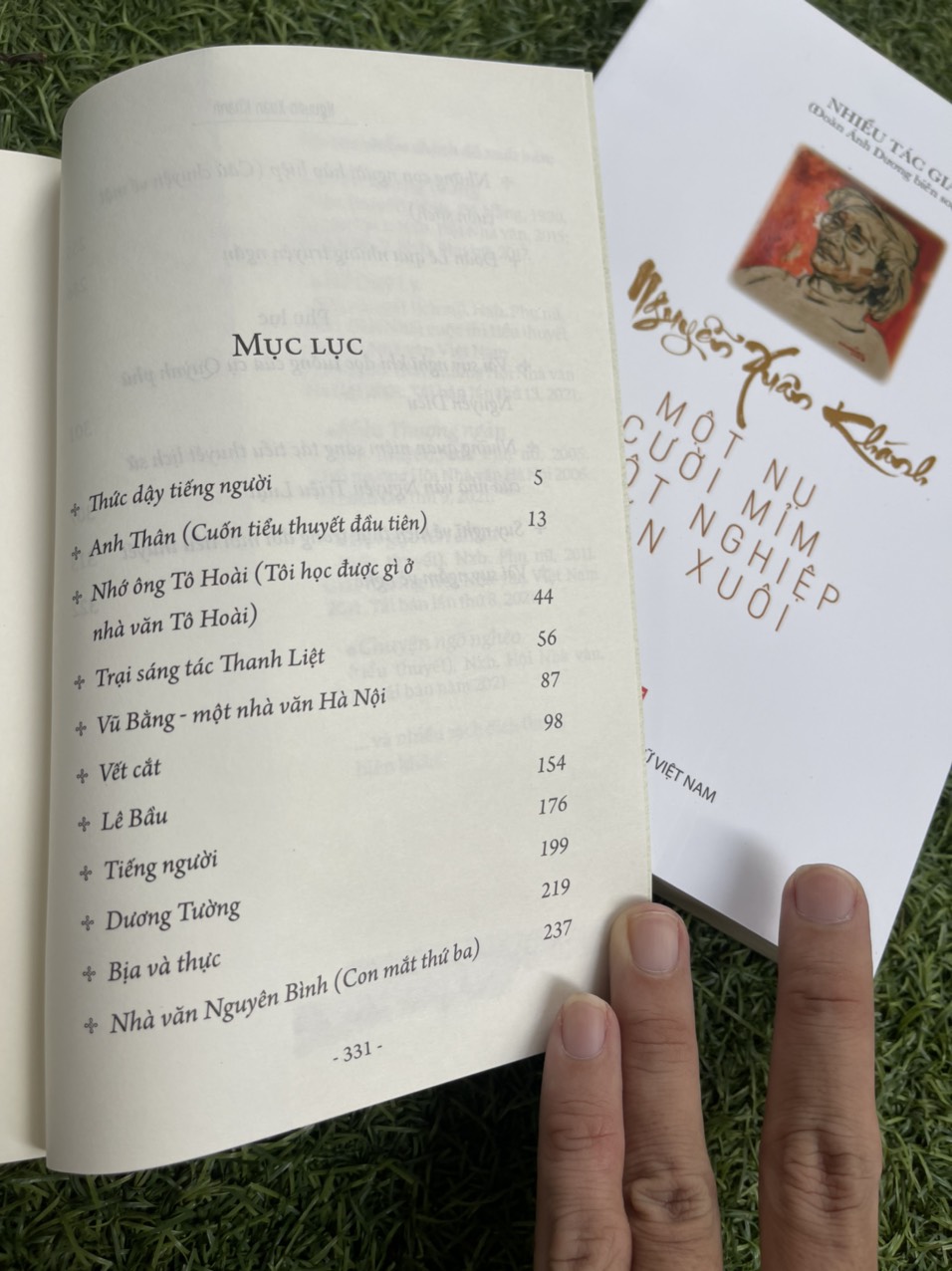 COMBO 2 CUỐN TIẾNG NGƯỜI TRONG VĂN + MỘT NỤ CƯỞI MỈM MỘT NGHIỆP VĂN XUÔI