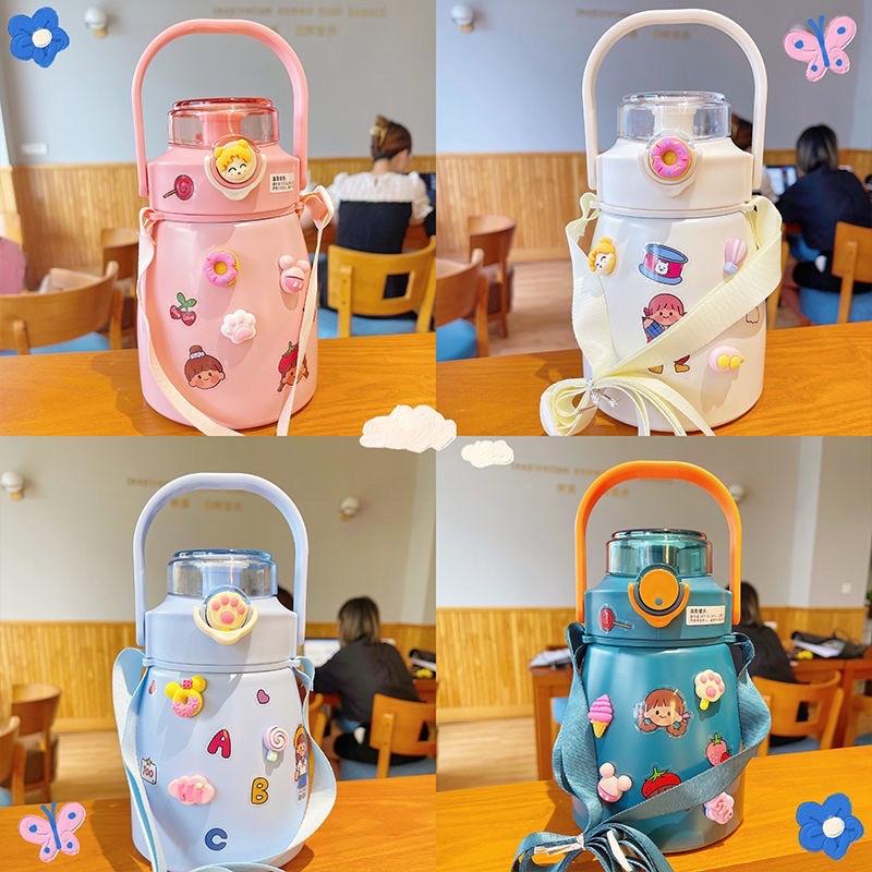 Bình nước giữ nhiệt cute có sticker và ống hút kiểu dáng dễ thương - Bình giữ nhiệt sticker 900ml cho bé inox 304 xịn