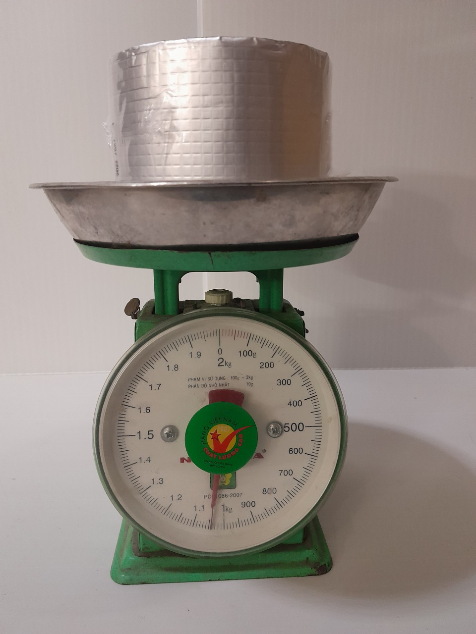 Băng keo chống dột bản 10cm, dài 5m, trọng lượng 1 Kg, keo dày, siêu dính, bám chắc trên mọi bề mặt vật liệu, hàng có sẵn giao ngay