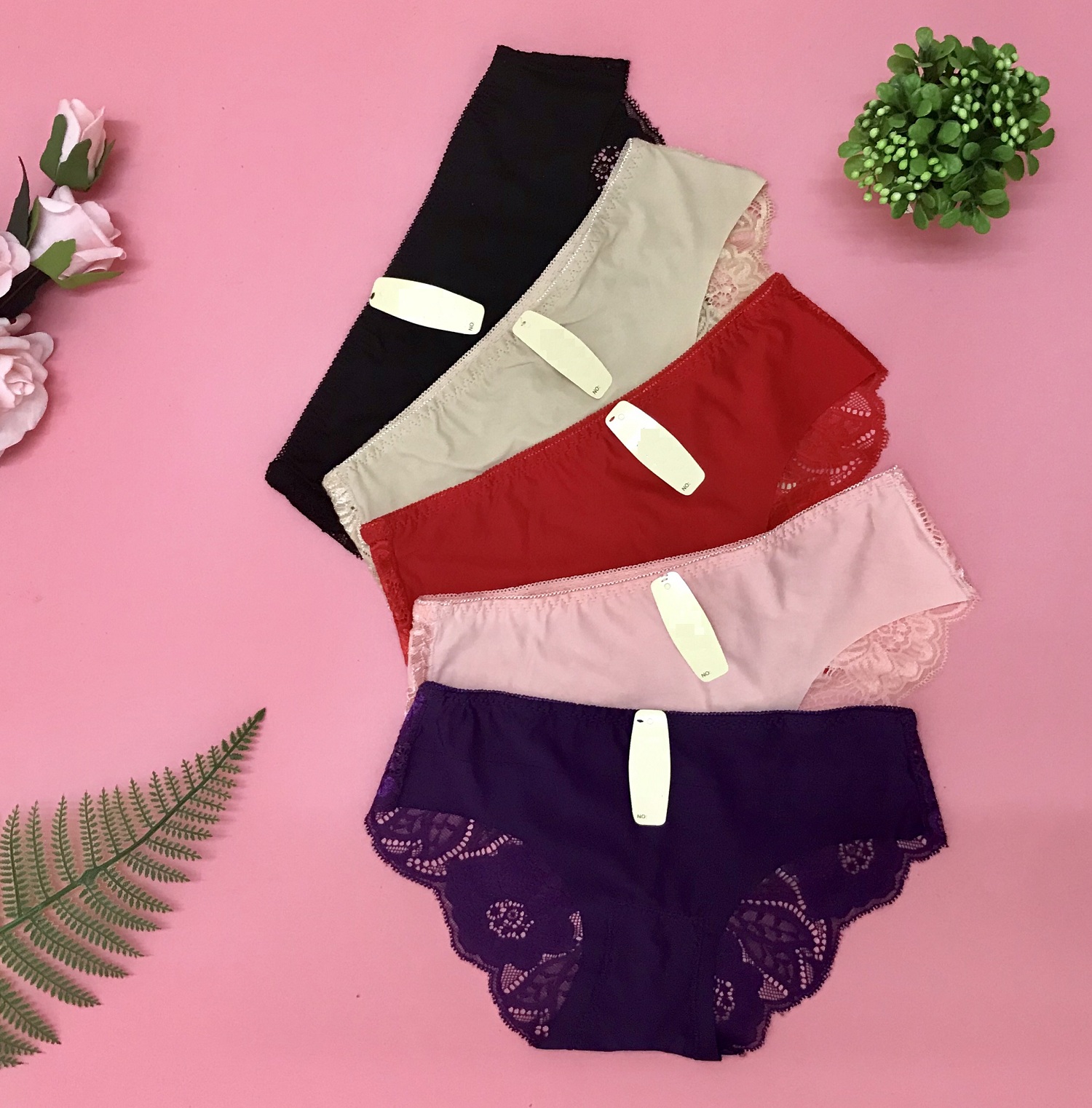 Set 2 quần lót nữ đúc su phối ren hoa mềm mịn