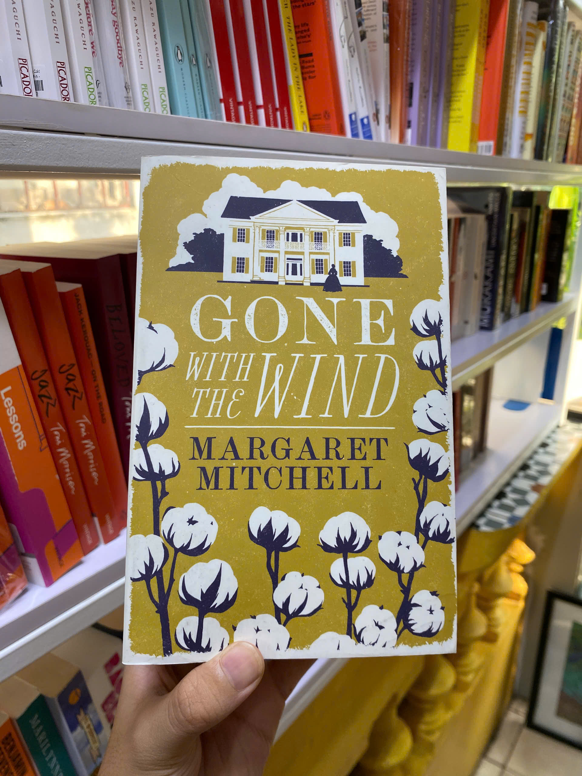 Sách - Gone With The Wind by Margaret Mitchell | Classics / Historical Fiction / Ngoại văn Kinh điển