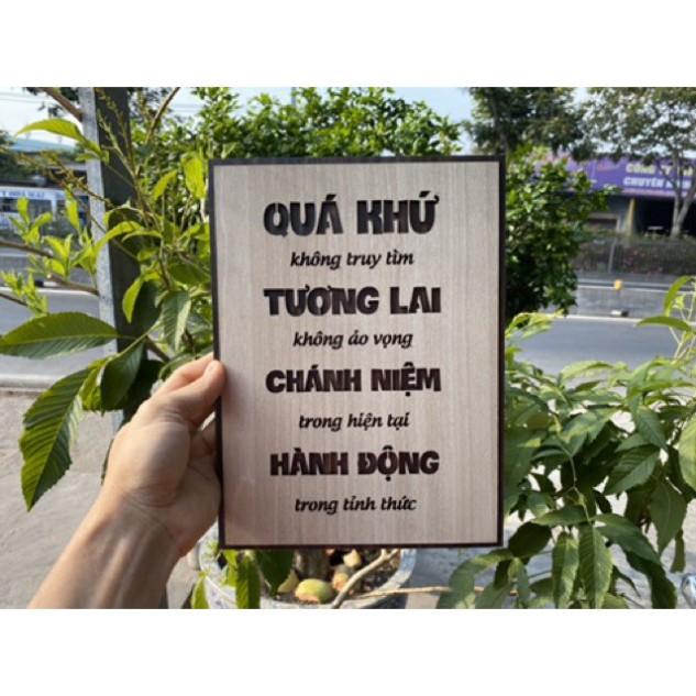 Tranh động lực CARINA T029- Quá khứ không truy tìm, Tương lai ảo vọng, Chánh niệm trong hiện tại, Hành động trong tỉnh