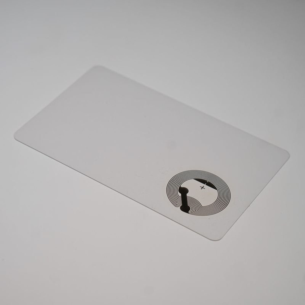 THẺ NHỰA TRONG SUỐT PVC CÓ CHIP NFC TAG 216