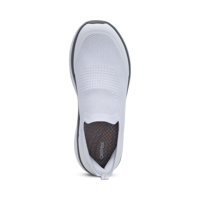 Giày thể thao sức khỏe nam Aetrex Dash White - sneaker dạng xỏ, đế nâng vòm cân chỉnh chân