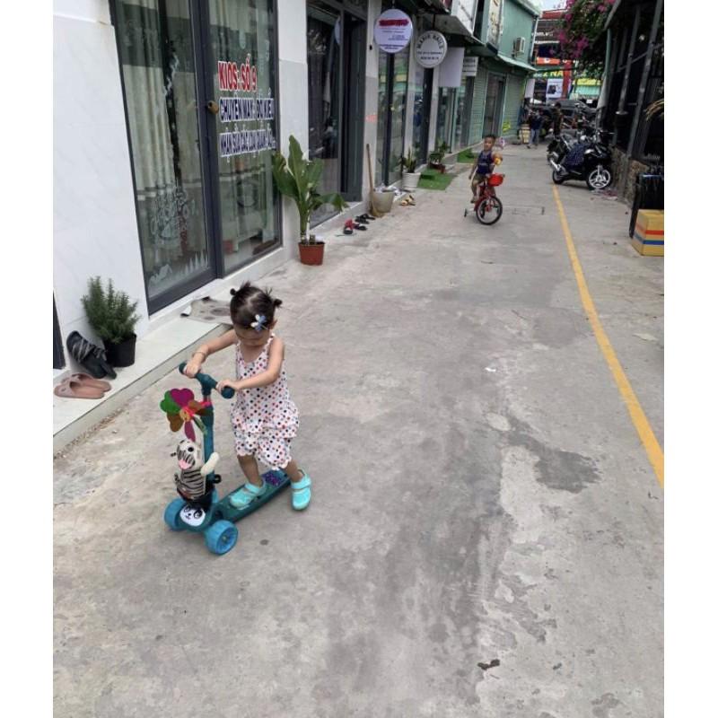 Xe scooter , xe Trượt chòi chân cho bé có đèn nhạc