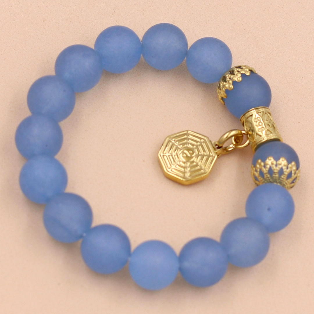 Vòng tay thạch anh xanh biển mờ 12 ly bát quái VTAXBMBQHKV12