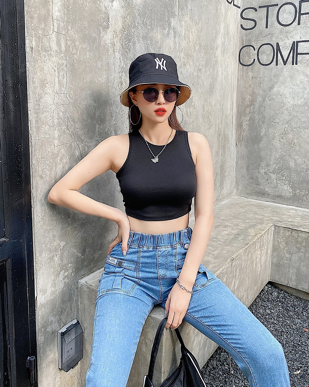 Áo Ba Lỗ Viền Ngược Croptop Cá Tính