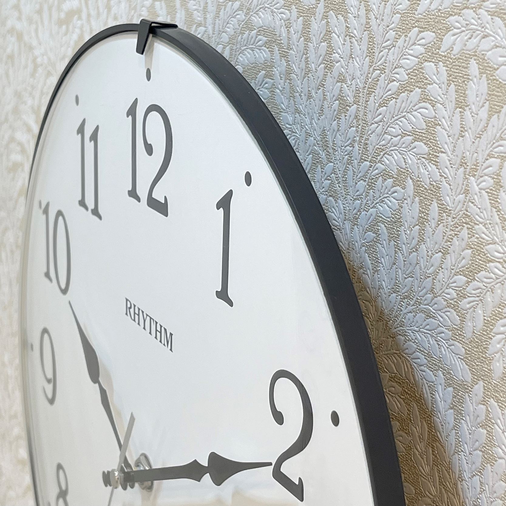 Đồng hồ Rhythm CMG630NR02 – Kt 30.7 x 5.4cm, 622g. Vỏ nhựa. Dùng Pin.