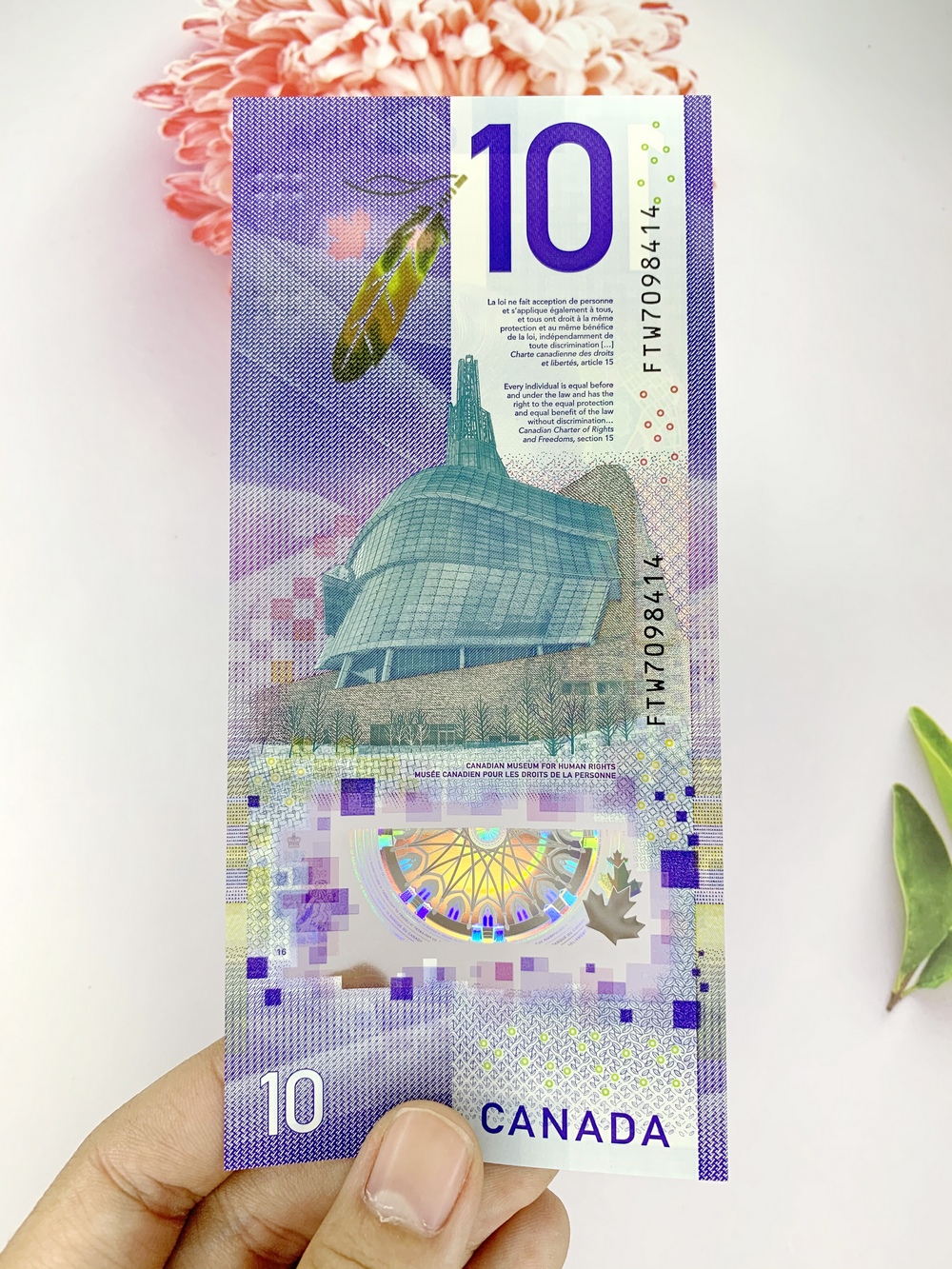 Tiền 10 Dollar Canada hình người phụ nữ kỷ niệm , tiền Polyme , tặng phơi nylon bảo quản tiền