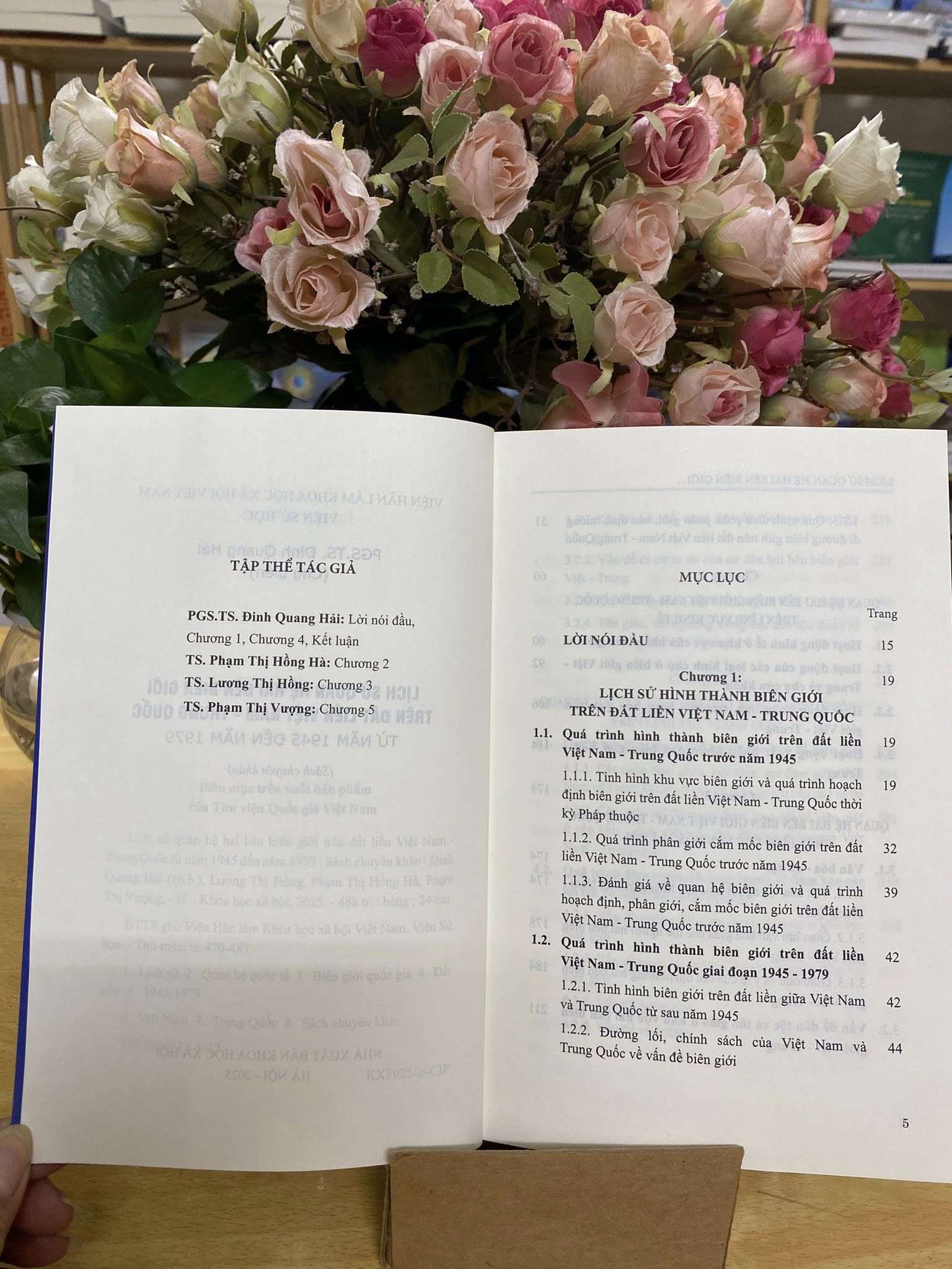 LỊCH SỬ QUAN HỆ HAI BÊN BIÊN GIỚI TRÊN ĐẤT LIỀN VIỆT NAM - TRUNG QUỐC TỪ NĂM 1945 ĐẾN NĂM 1979 – NXB KHXH