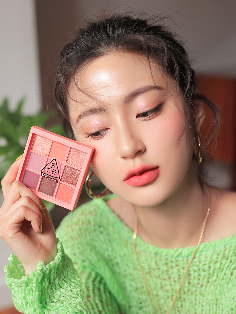 Bảng Phấn Mắt 3CE MULTI EYE COLOR PALETTE 9 Màu Sống Động 8.5g