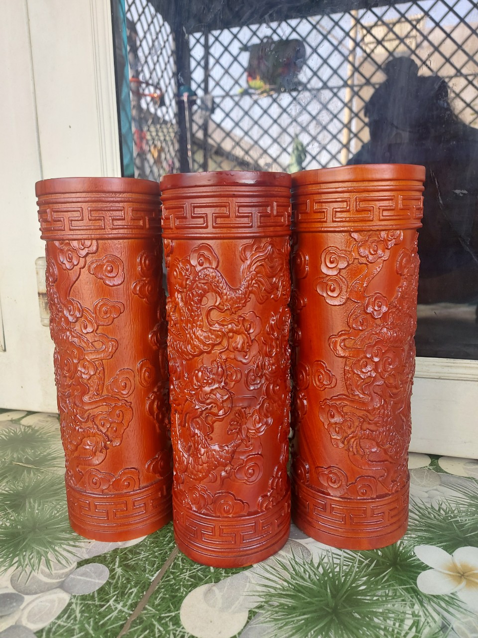 Ống đựng nhang gỗ hương chạm hoạ tiết cao 28cm