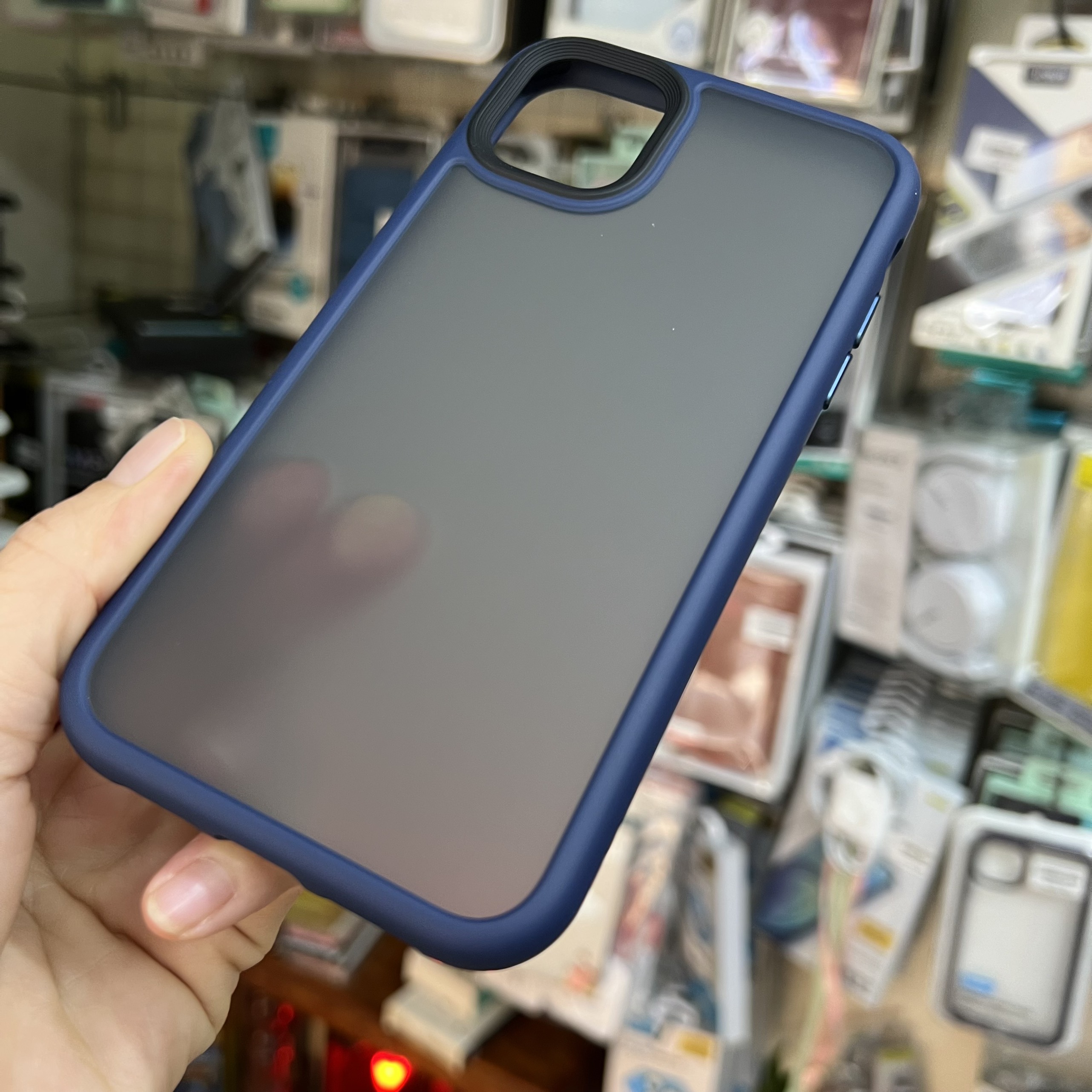 Ốp lưng Likgus lưng nhám dành cho iPhone 11 - hàng chính hãng