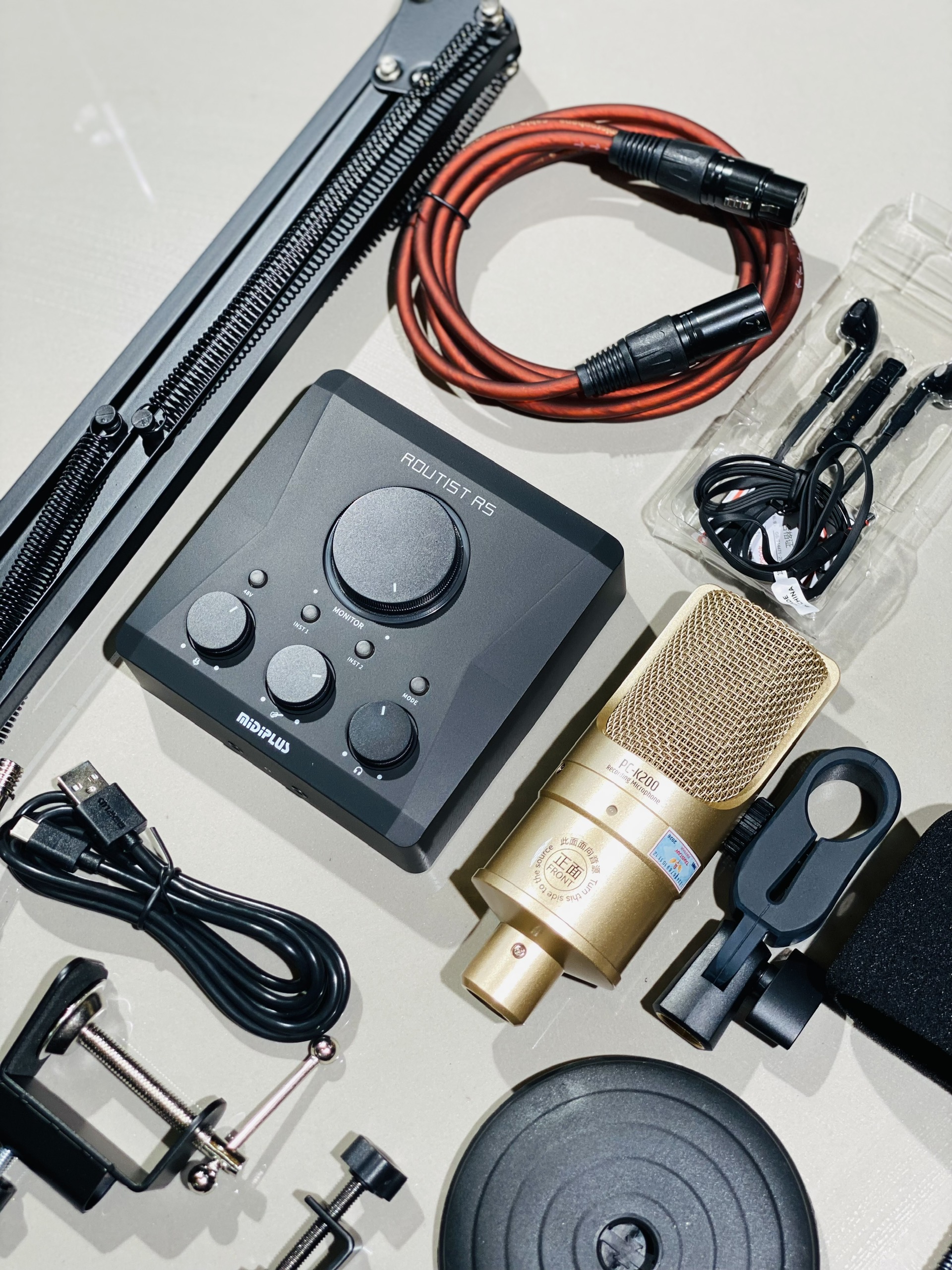 Combo chuyên Thu Âm Dùng Phần Mềm Livestream Chuyên Nghiệp sound card Routist RS GEN II và micro thu âm Takstar K200 hàng nhập khẩu