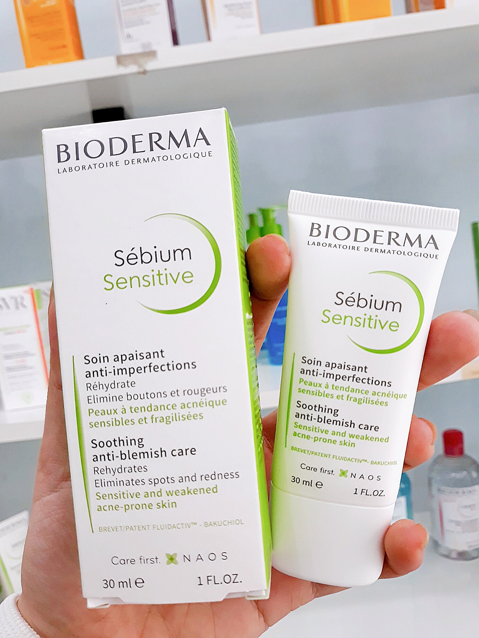 Kem Dưỡng Bioderma Sebium Sensitive 30ml Giúp Giữ Ẩm Và Ngăn Ngừa Mụn, Giảm Ửng Đỏ Dành Cho Da Bị Mụn, Yếu Và Nhạy Cảm + Tặng Kèm 1 Móc Khóa Hình Tour Eiffel Viền Đỏ