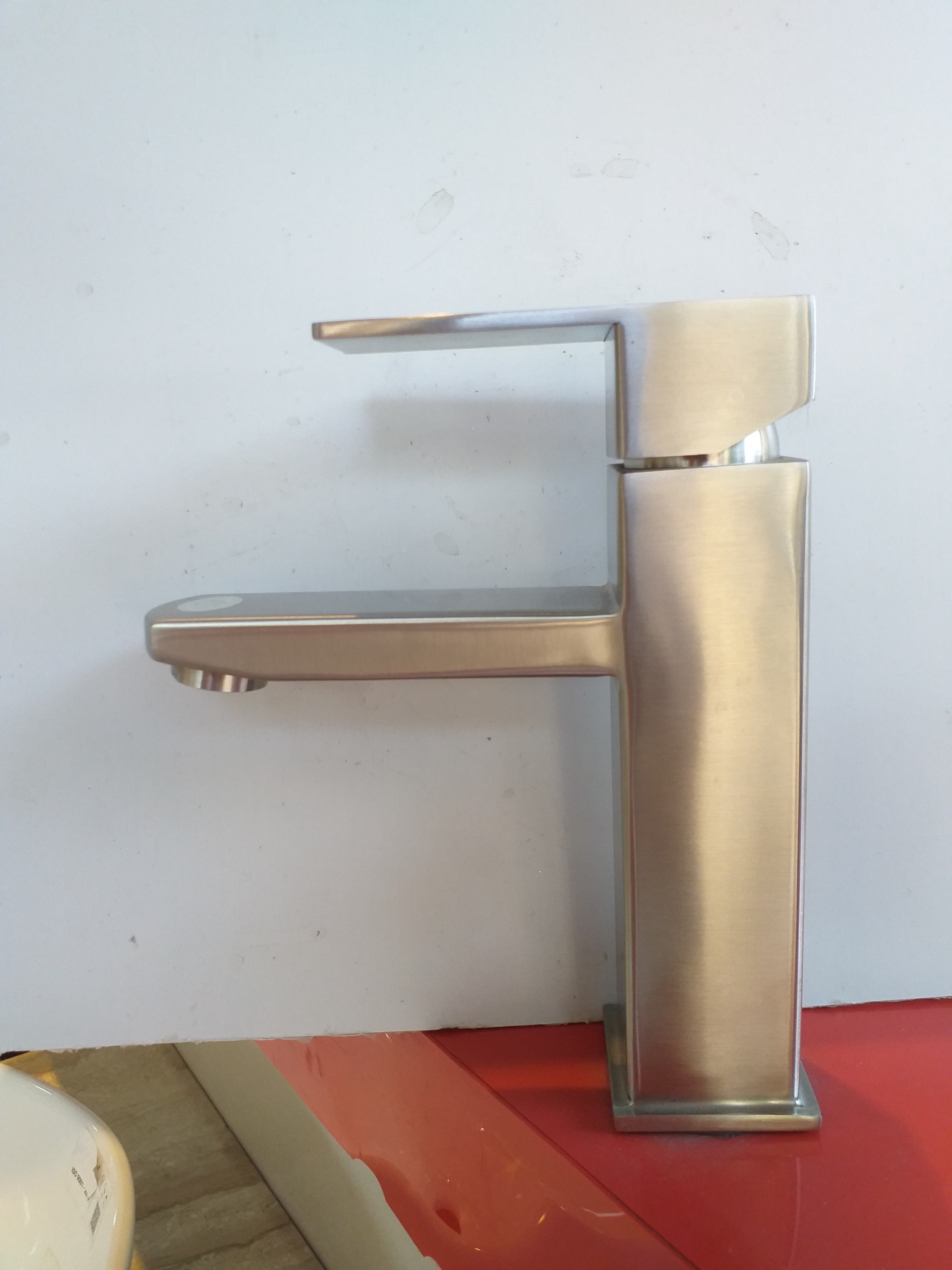 VÒI LAVABO VUÔNG NÓNG LẠNH INOX 304