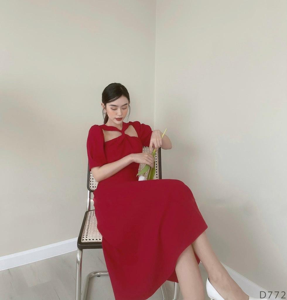 ĐẦM XOÈ XOẮN NGỰC SO HOT 11234