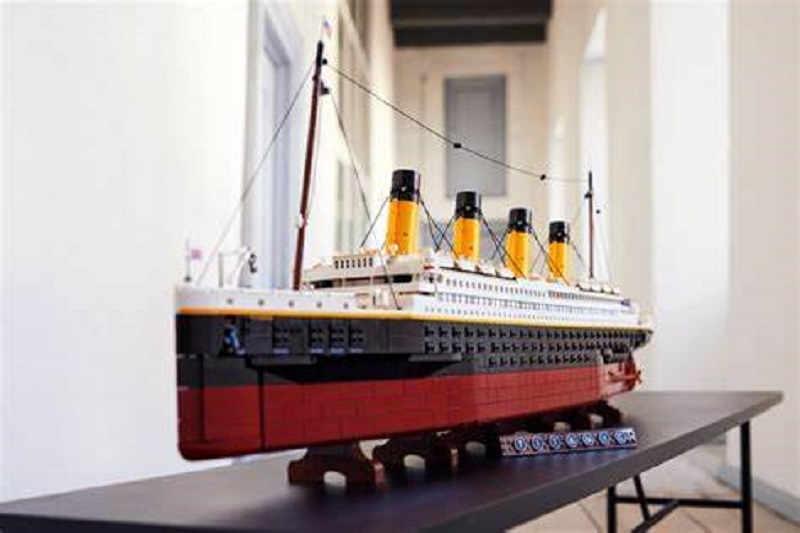 LEGO - 10294 - Con Tàu Titanic Huyền Thoại (9090 chi tiết)