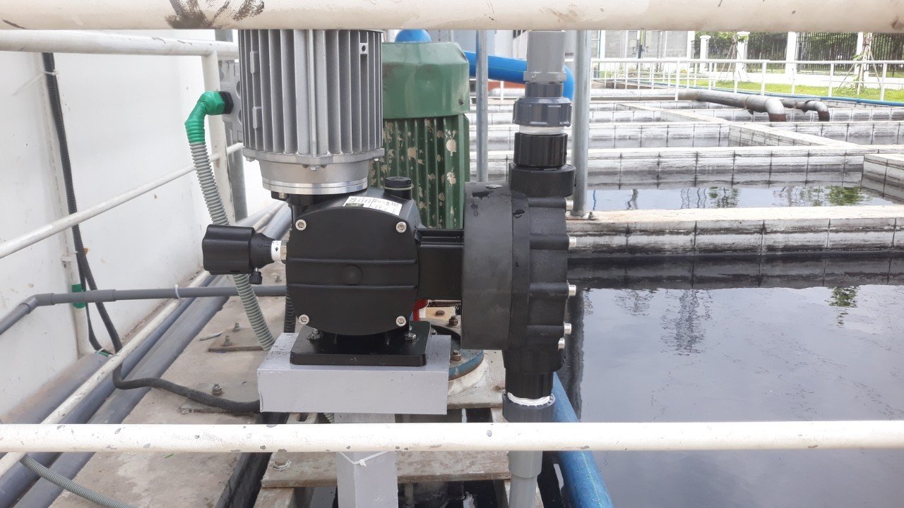 Bơm định lượng hóa chất NaOH, H2SO4, Javen, Polymer - FGM252B, lưu lượng tối đa 252 lít/giờ, công suất 0.37 kW