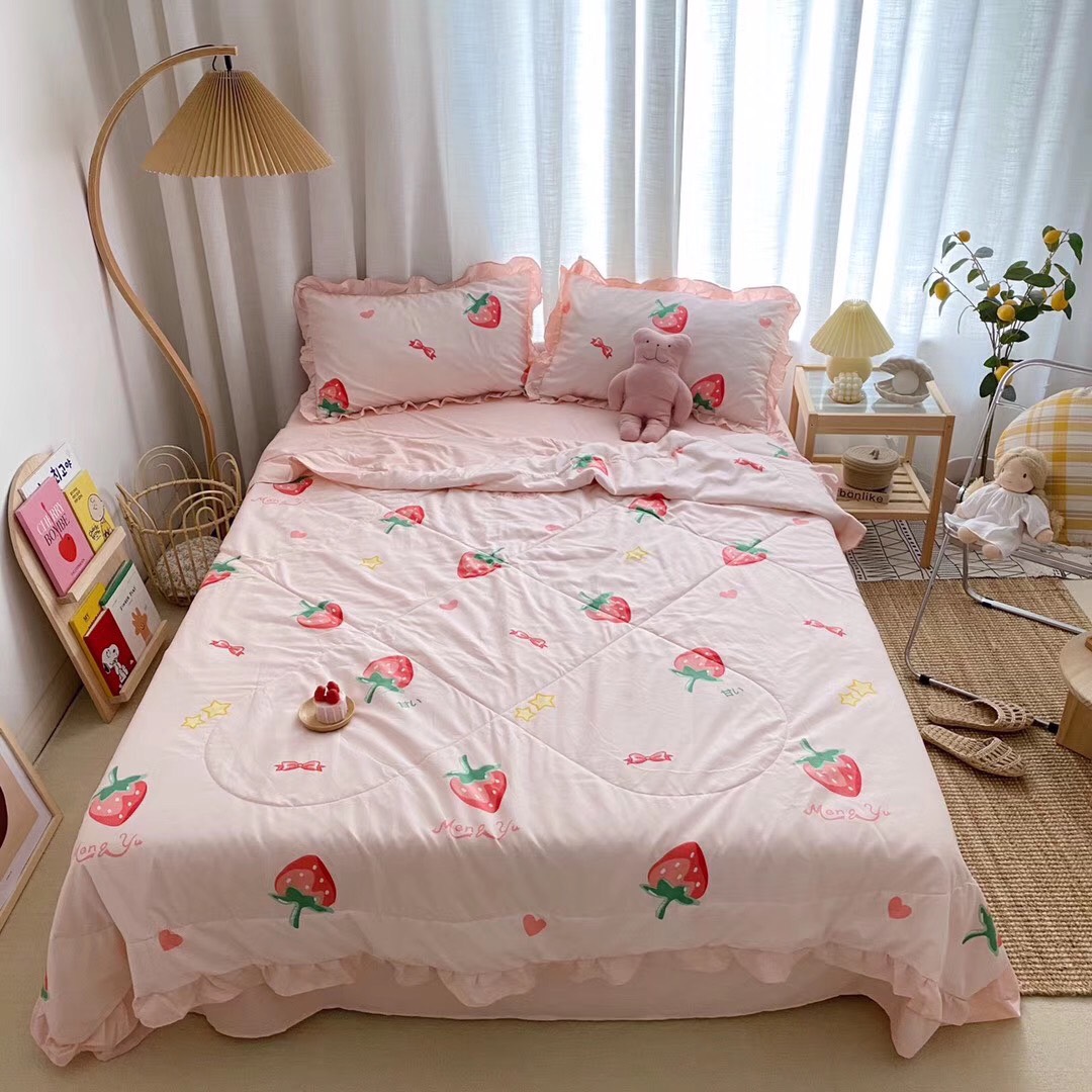 Bộ Drap & Chăn Hè Cotton Đũi Dâu Tây