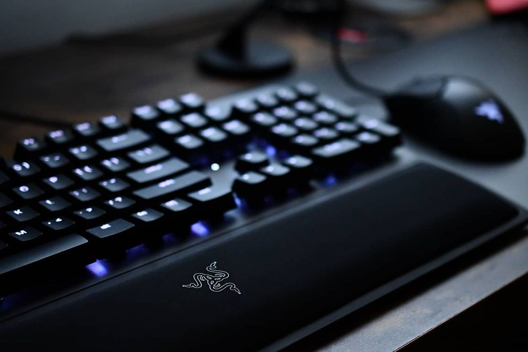 Tấm kê tay bàn phím Razer Ergonomic Wrist Rest_Mới, hàng chính hãng