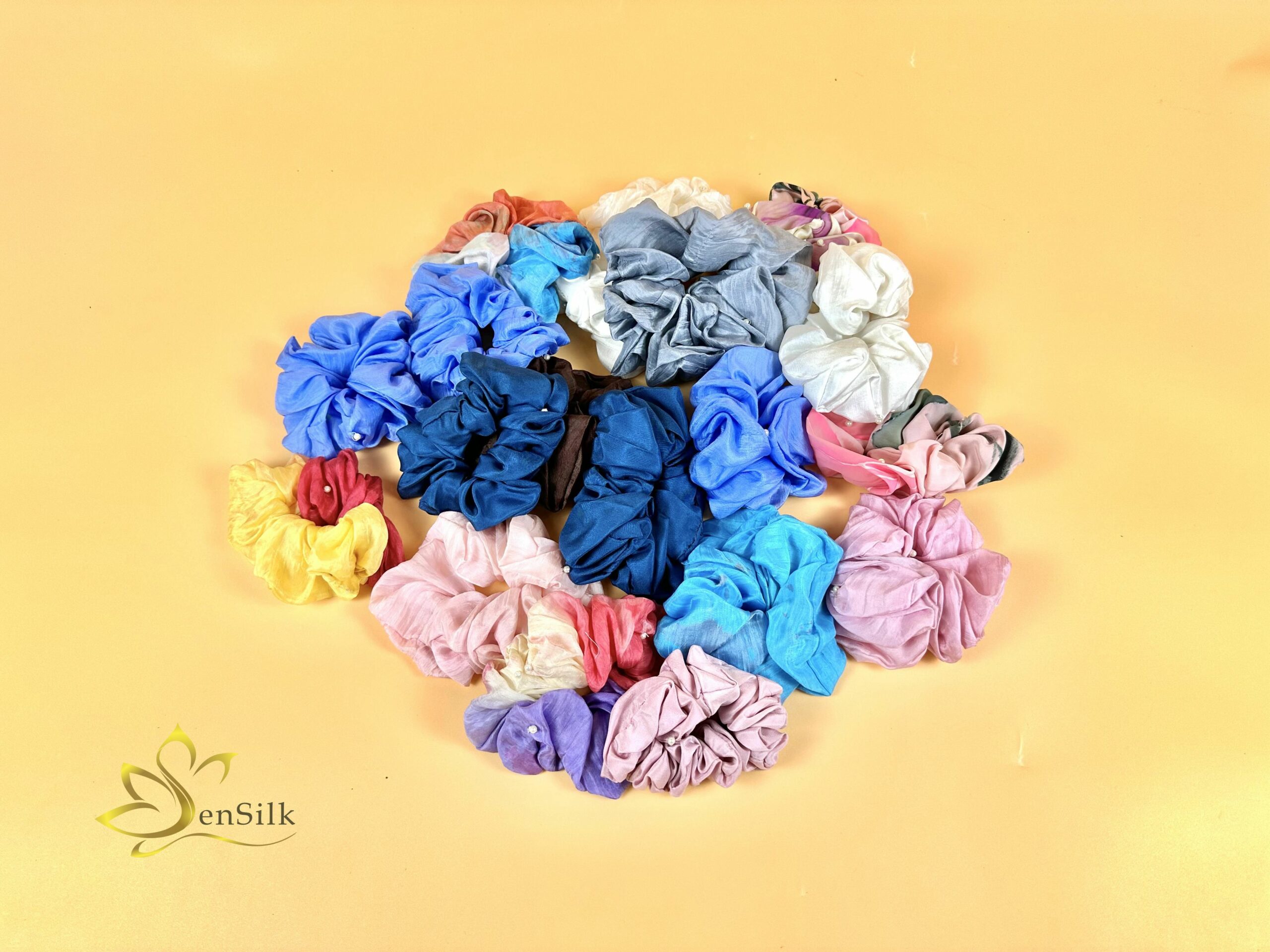 Cột Tóc Lụa Handmade Sen Silk - 100% Mulberry Silk Scrunchies - Hair Ties Gift - Dây Buộc Tóc Thời Trang Cao Cấp Siêu Mát Cực Mềm (Giao mẫu ngẫu nhiên))