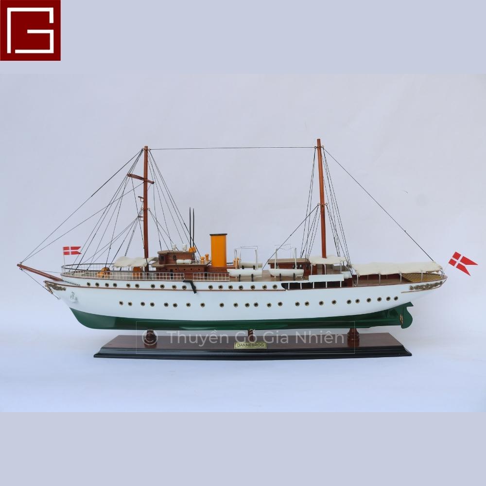 Mô Hình Thuyền Gỗ Trang Trí Phong Thủy Dạng Thuyền Du Lịch DANNEBROG Her Danish Majesty's Yacht Chính Hãng, Hàng Xuất Khẩu Chất Lượng Cao
