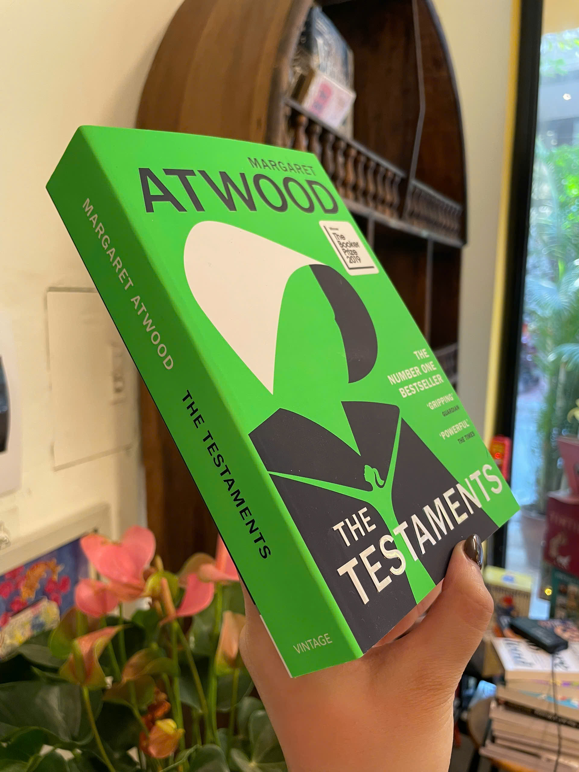 Sách - The Testaments by Margaret Atwood - Author of The Handmaid’s Tale | Booker Prize Winner