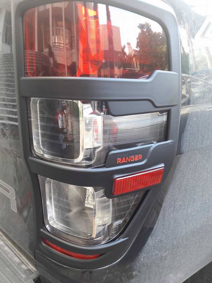 Bộ ốp Pha + hậu +tay + hõm+ Hõm cốp + nắp xăng Nhựa đen cao cấp Ford Ranger dùng cho Form xe 2015 đến 2019