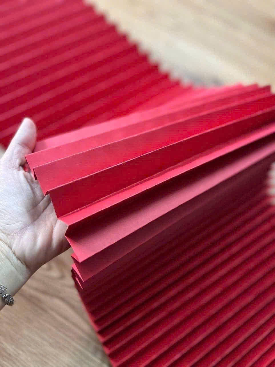 Dải Giấy Đỏ Xoắn Dài 3m Trang Trí TẾT, Trung Thu Sự Kiện, Lớp Học, Văn Phòng, Decor Nhà Cửa - HÀNG CHÍNH HÃNG MINIIN