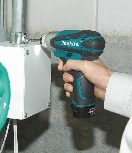 Máy Bắt Vít Chạy Pin Makita TD090DZ 