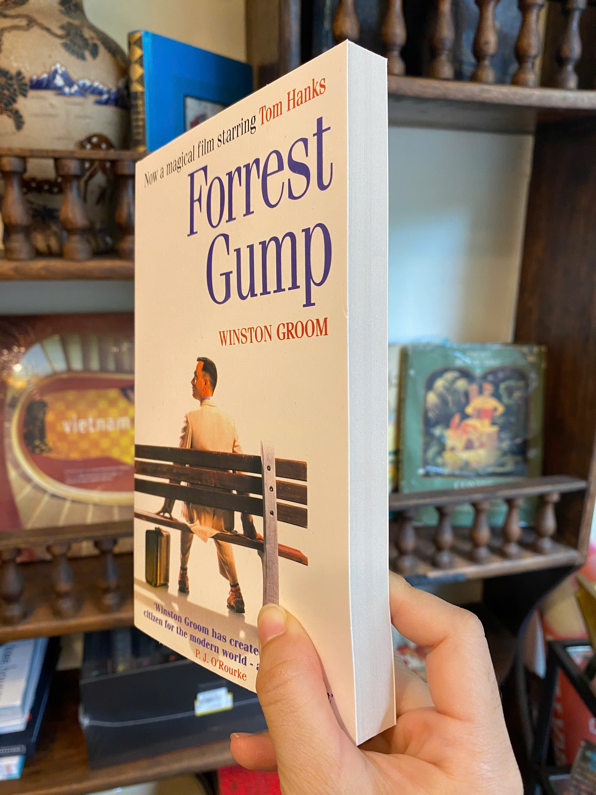 Sách - Forrest Gump by Winston Groom - Fiction/Historical Fiction book in English - Sách Ngoại Văn