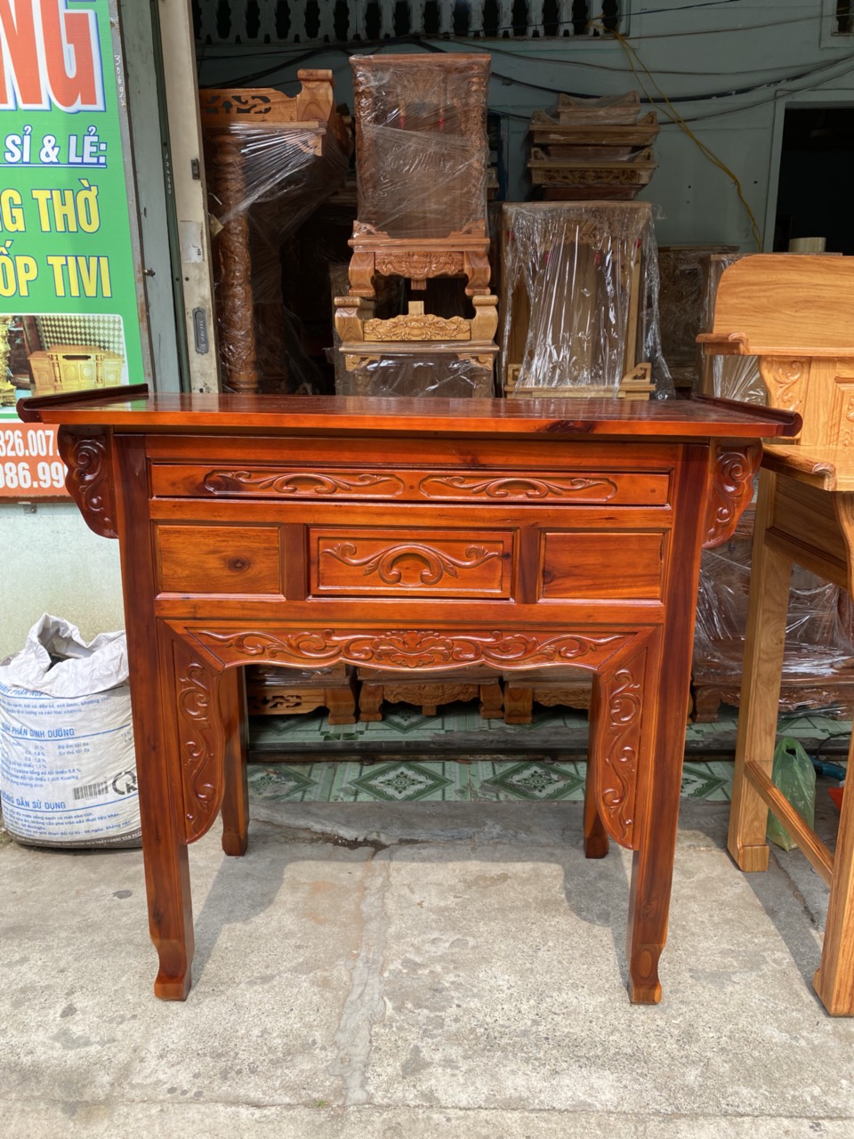 Bàn Thờ Bàn Cúng-Bàn phật-Bàn gia tiên 1 tầng ngang 1m27 Gỗ Tràm Bông Vàng