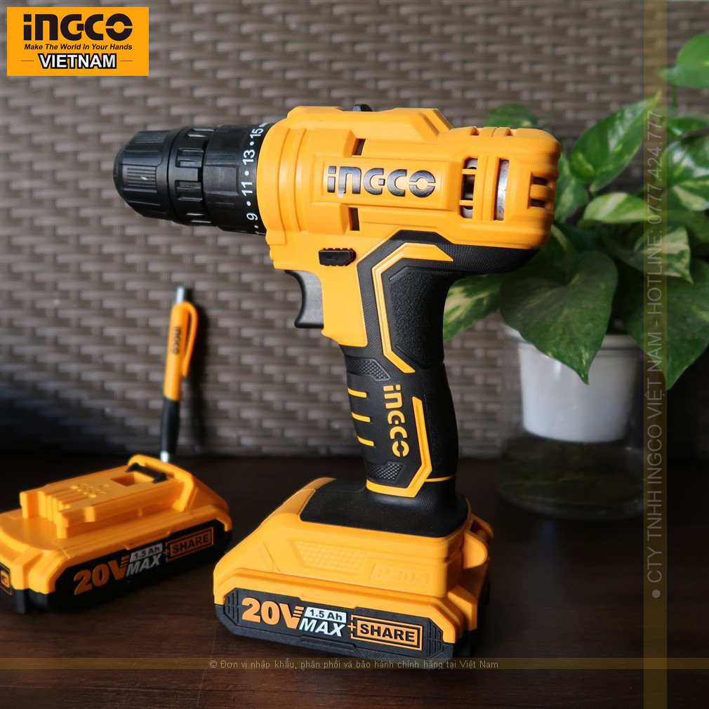 Máy khoan pin 20V INGCO CDLI20012 gồm 2 pin 20V 1.5Ah và sạc, đựng trong hộp nhựa.