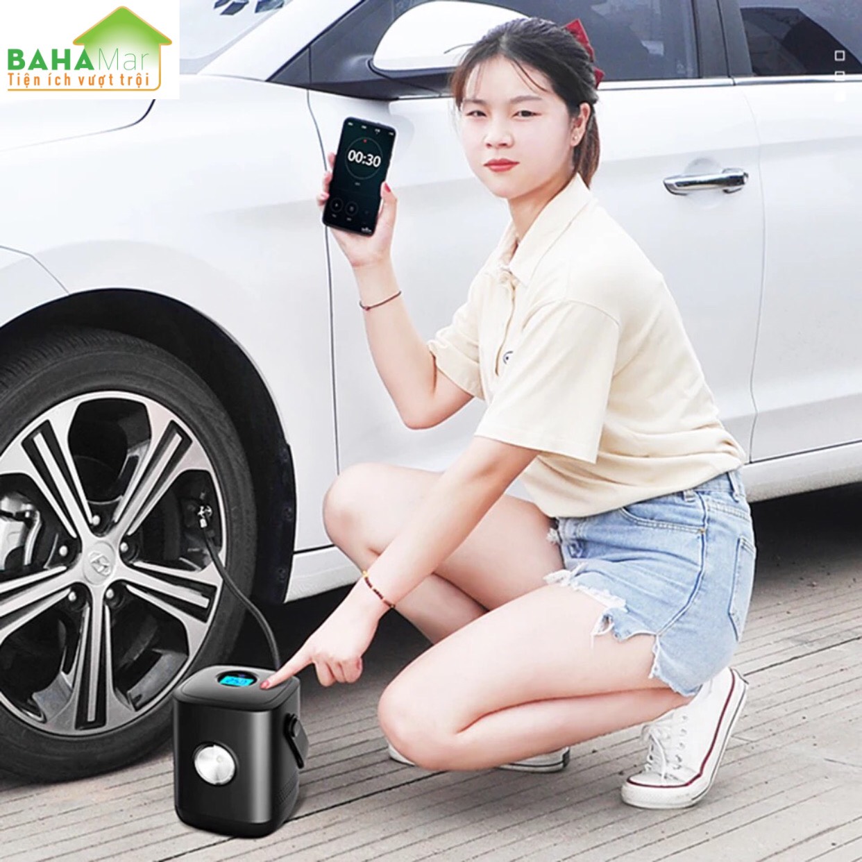 BƠM LỐP Ô TÔ DI ĐỘNG CÓ MÀN HÌNH HIỂN THỊ KỸ THUẬT SỐ - VỪA LÀ ĐÈN LED CHIẾU SÁNG "BAHAMAR"