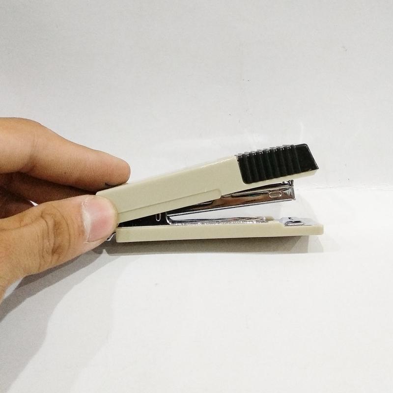 Bấm Kim Số 10 FO-ST03 - Màu Trắng