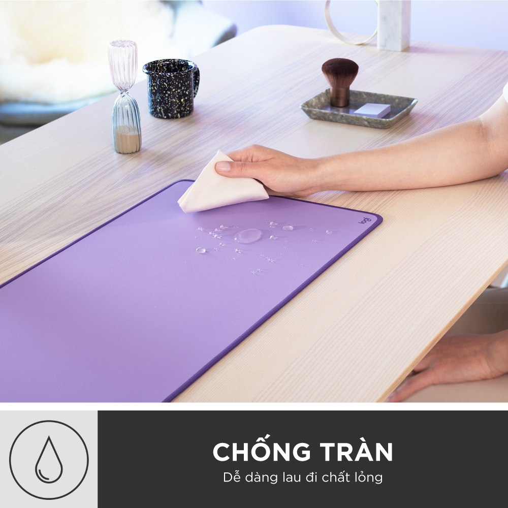 Bàn di chuột cỡ lớn Logitech Desk Mat - Đế cao su chống trượt, lướt dễ dàng, bề mặt chống đổ tràn, bền bỉ, nhỏ gọn - Hàng chính hãng