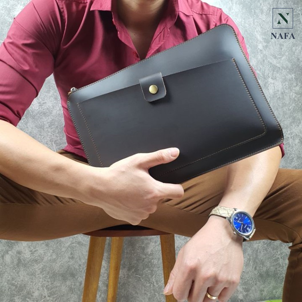Clutch cầm tay nam, túi đựng macbook, ipad 12inch NAFA CL139 da bò sáp - màu nâu