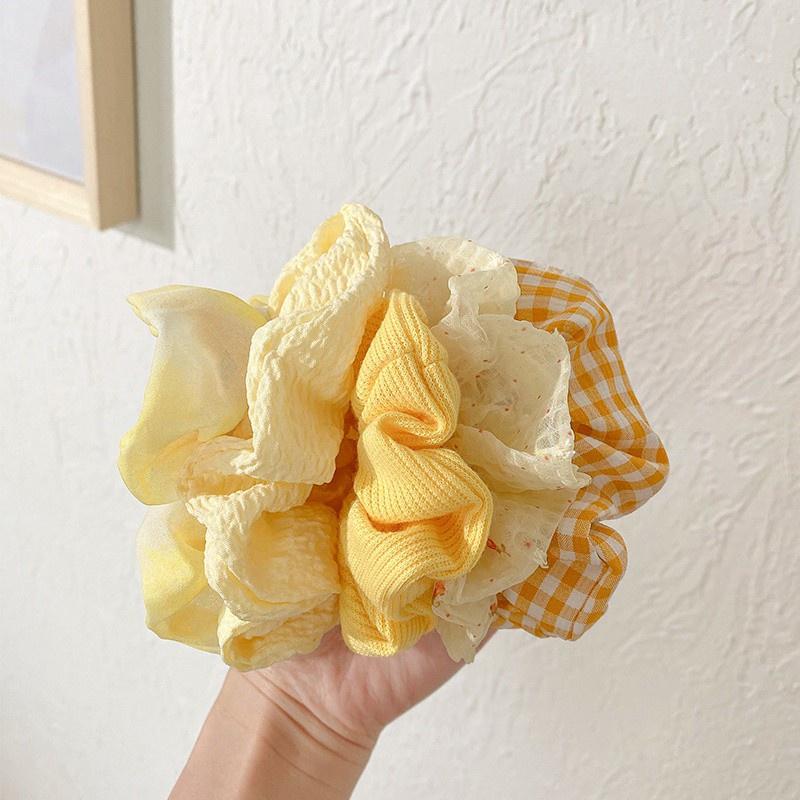 Scrunchies buộc tóc  nhiều họa tiết; tông màu vàng nữ tính thanh lịch PK707