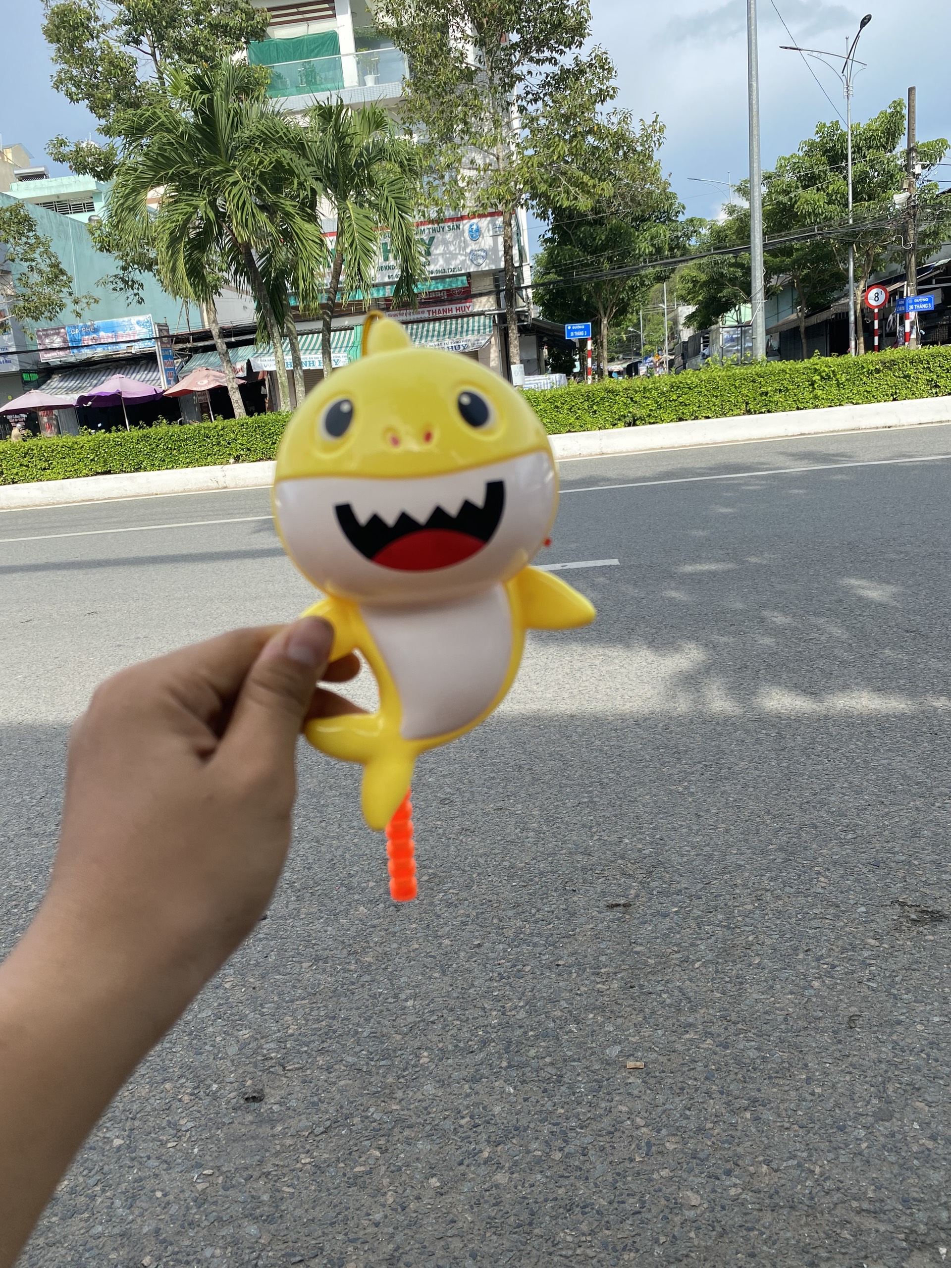 Lồng đèn trung thu điện  tử cá mập baby shark